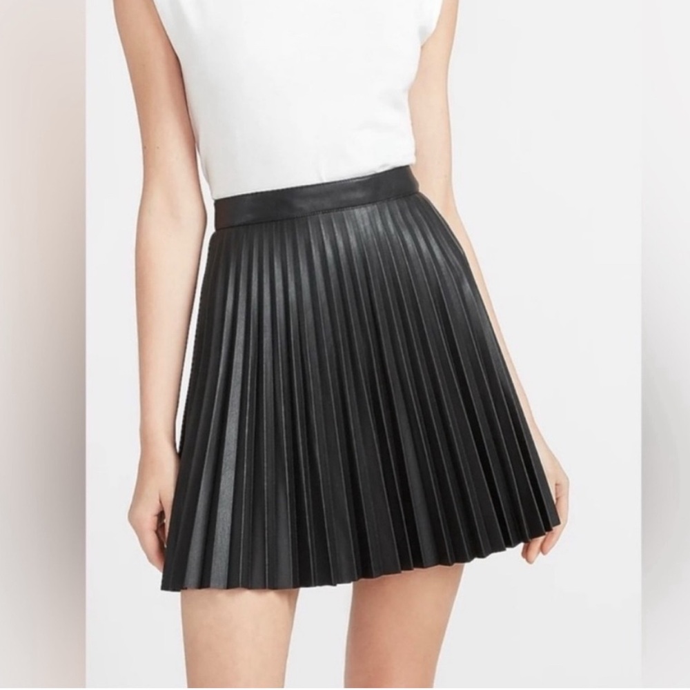 NEW Express Express Black Mini Pleated Skirt size 6